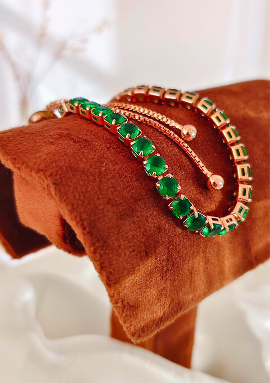 Siora Sapphire Glimmer Bracelet by Seoraajewels – Gold Plated Stainless Steel with Emerald Green Crystals, Anti Tarnish, Waterproof, Perfect for Statement or Everyday Style.