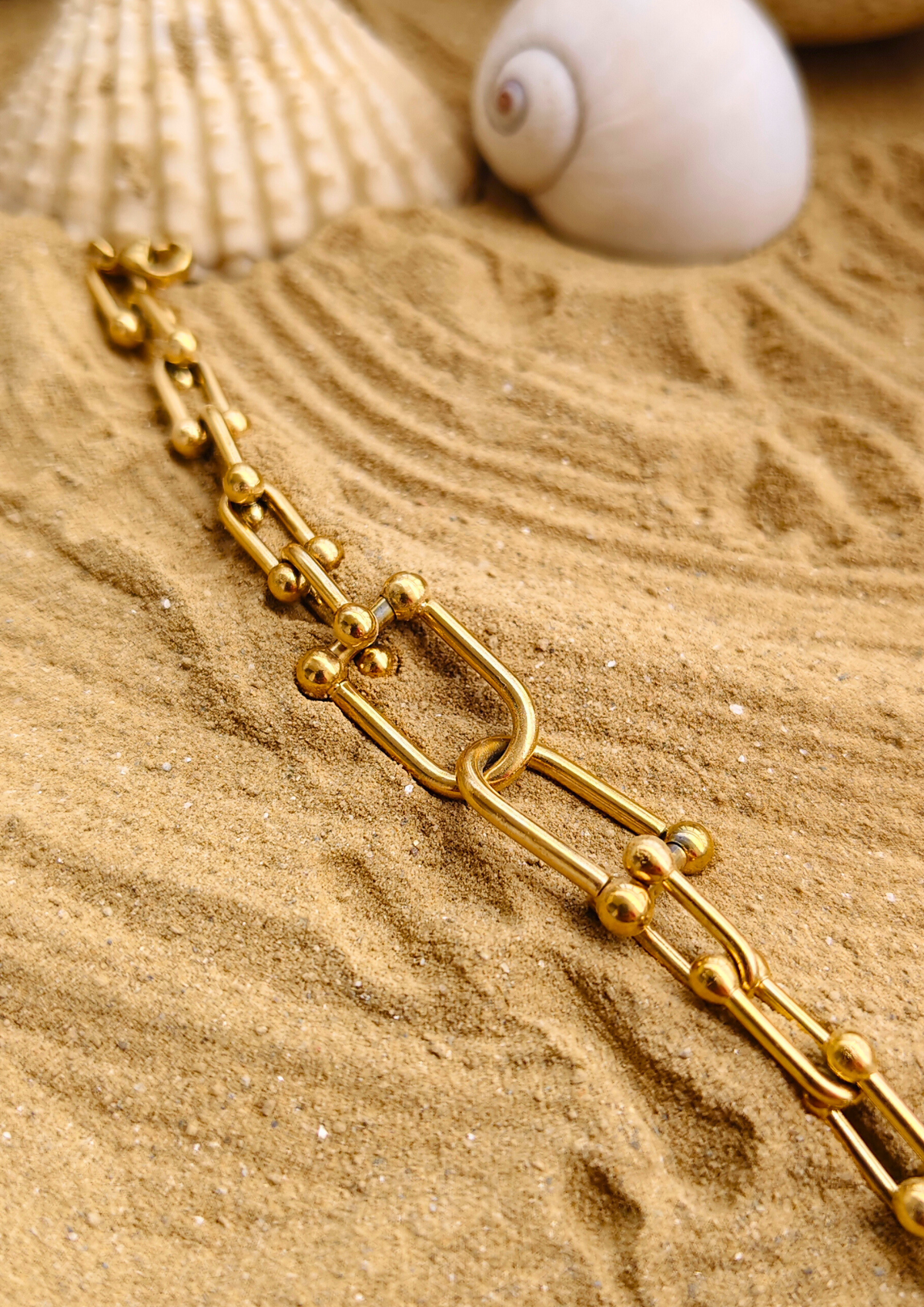 Seora Chainbound Elegance Bracelet – Statement chunky gold chain bracelet, waterproof, tarnish-free, everyday wear jewellery from Seoraajewels.