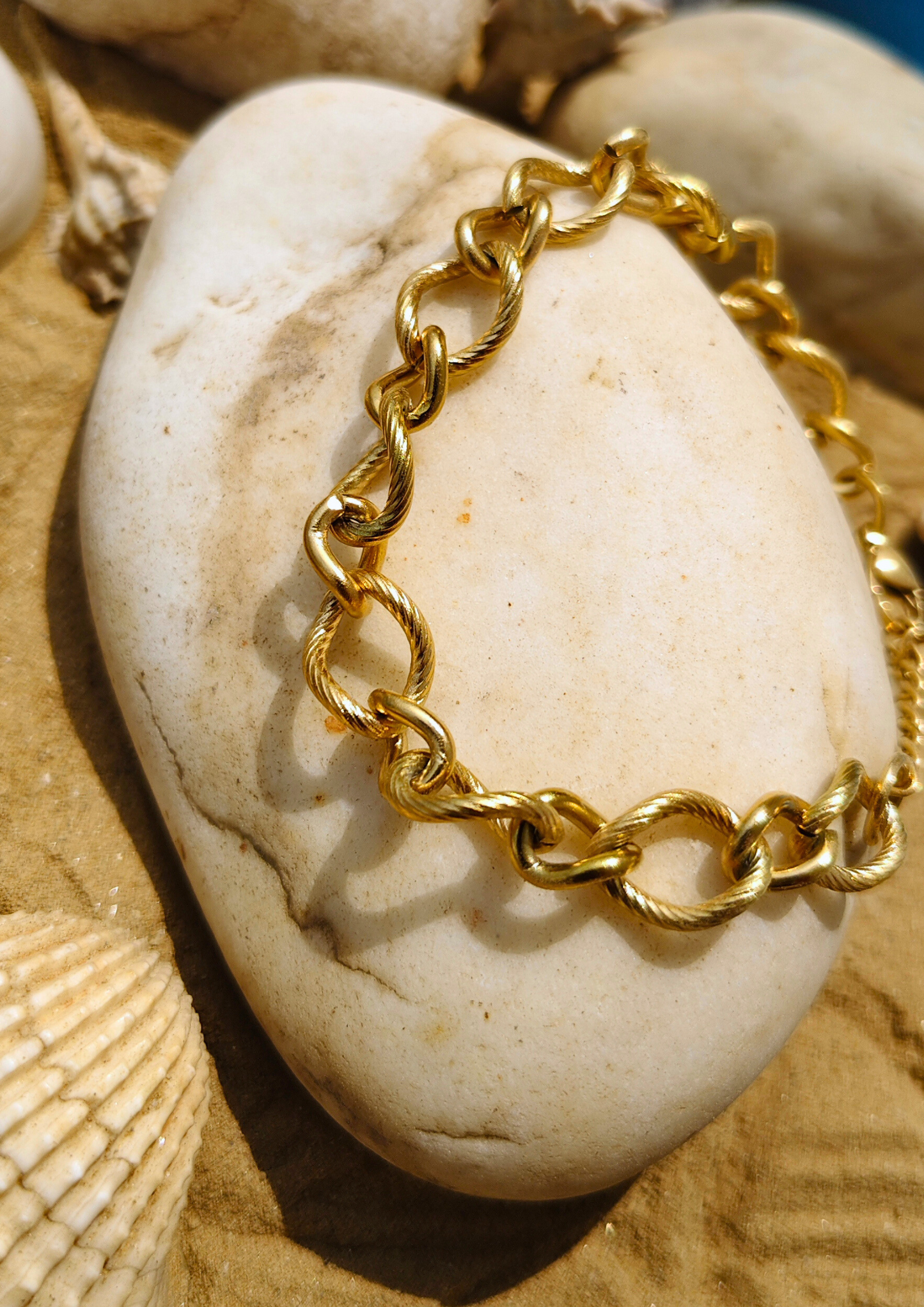 Seora Gold Orbit Links Bracelet – Bold Chain Link Design | Tarnish-Free, Lightweight & Trendy Statement Bracelet by Seoraajewels